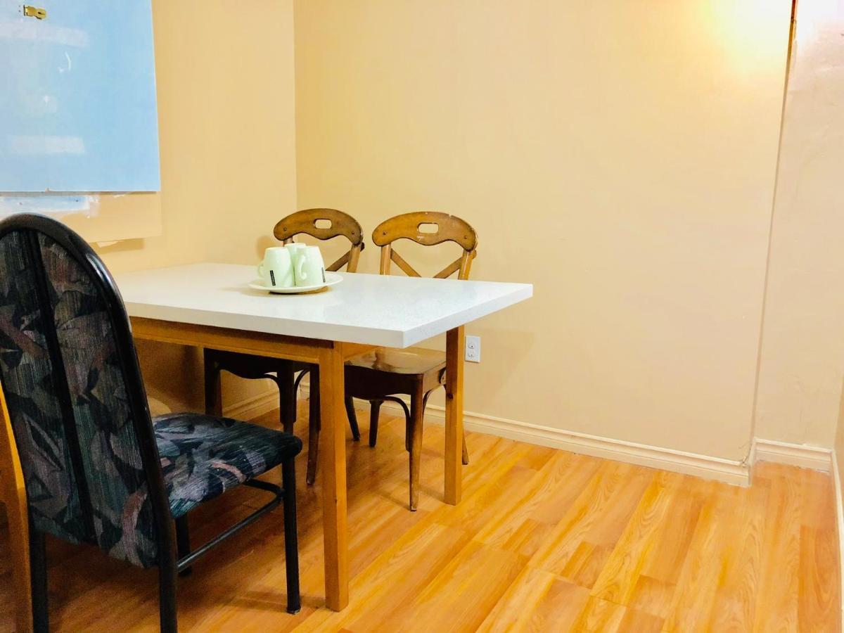 Quiet Room By Smartying York University トロント エクステリア 写真